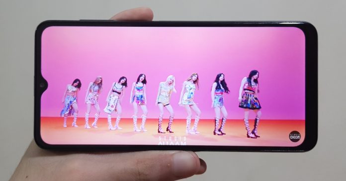 display of samsung m11